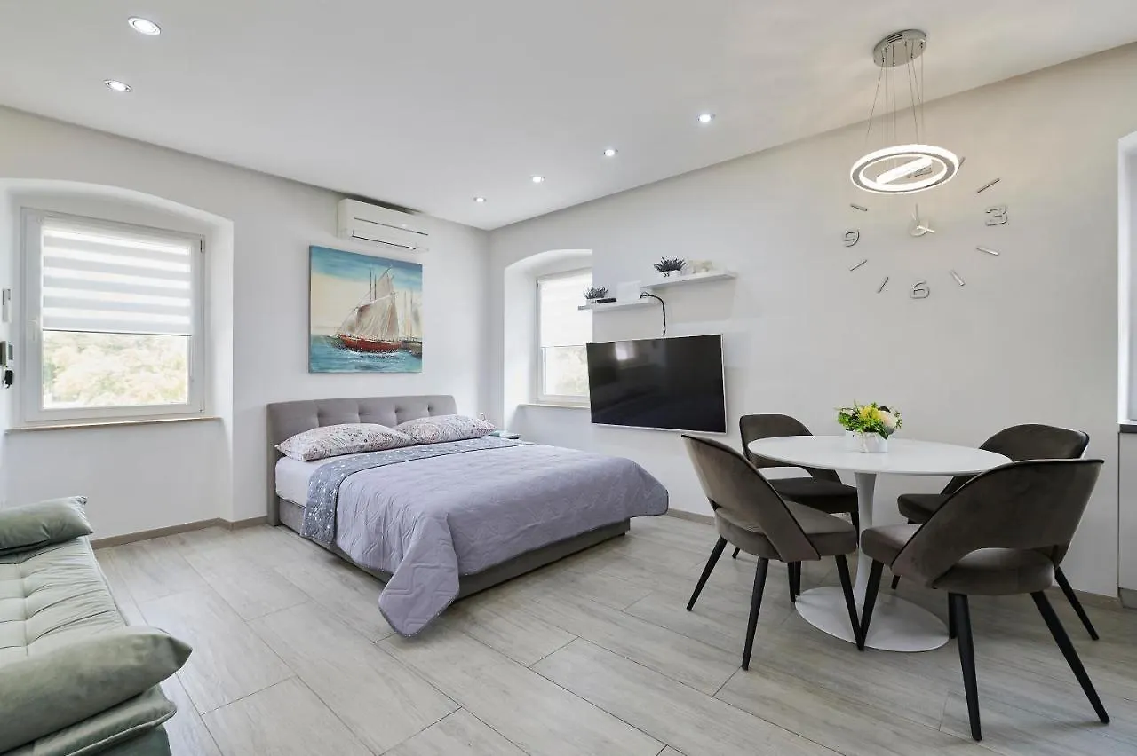 Apartments And Rooms Misic Traù Croazia